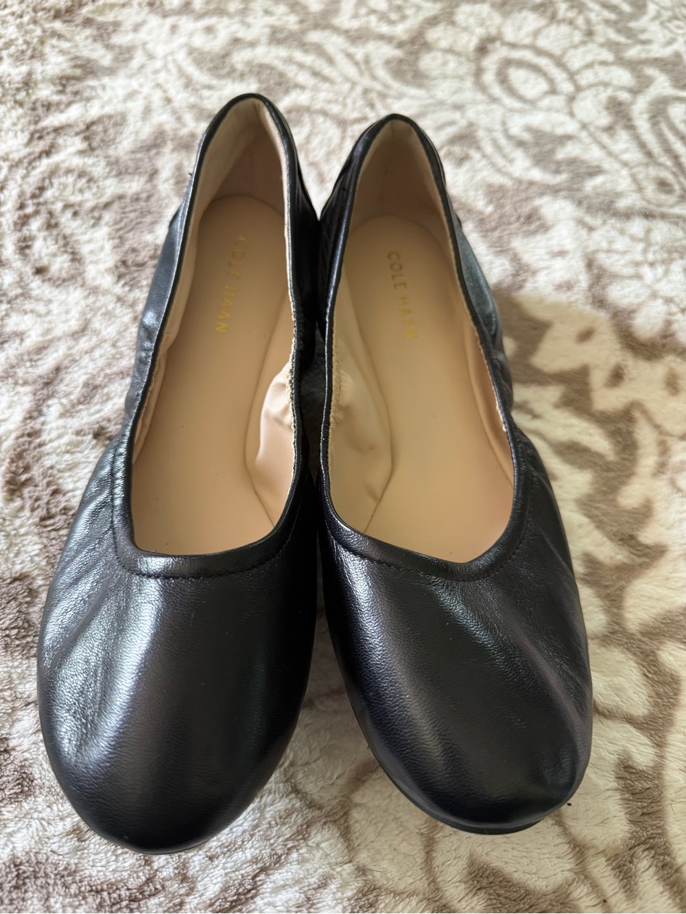 Cole Haan Black Leather Round-Toe Ballet Flats NEVER WORN. Non-slip safety